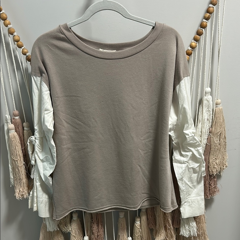 Socialite Taupe and White Sweatshirt